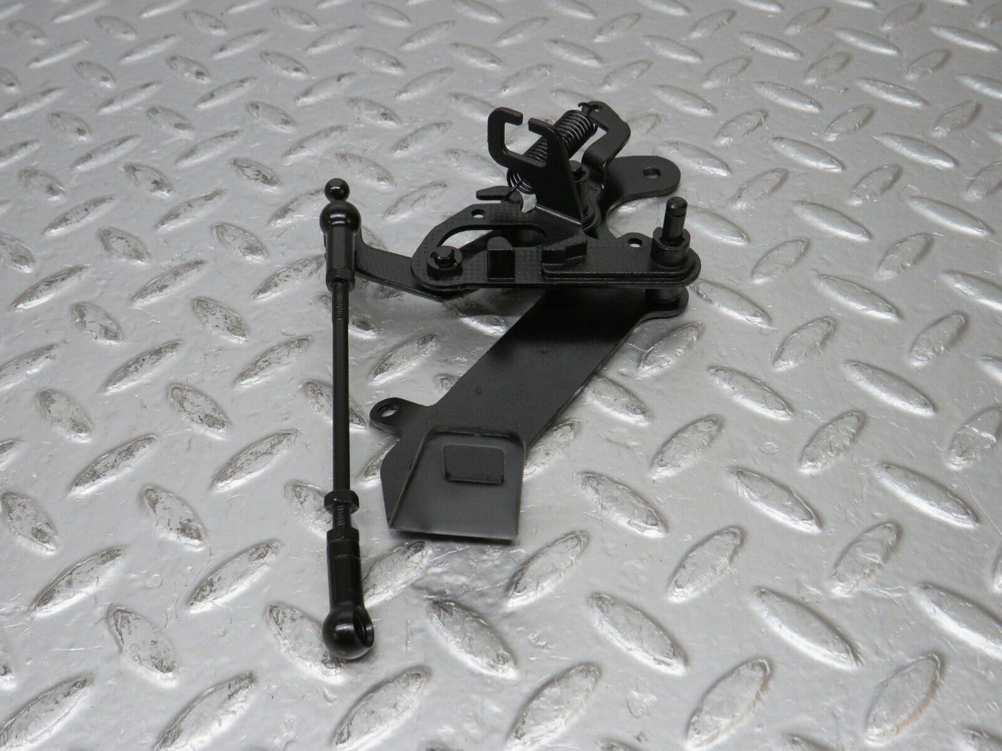 31534 Mercedes-Benz S124 220TE Wagon Throttle Linkage