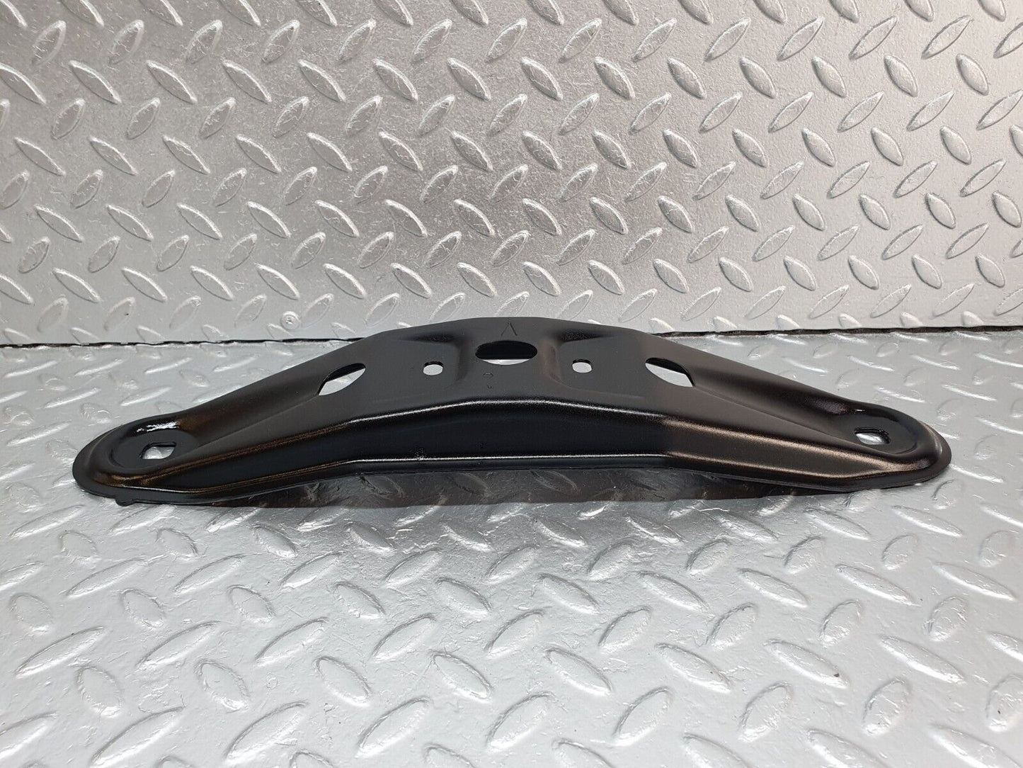 41497 Mercedes-Benz W124 200E Gearbox Mount Bracket