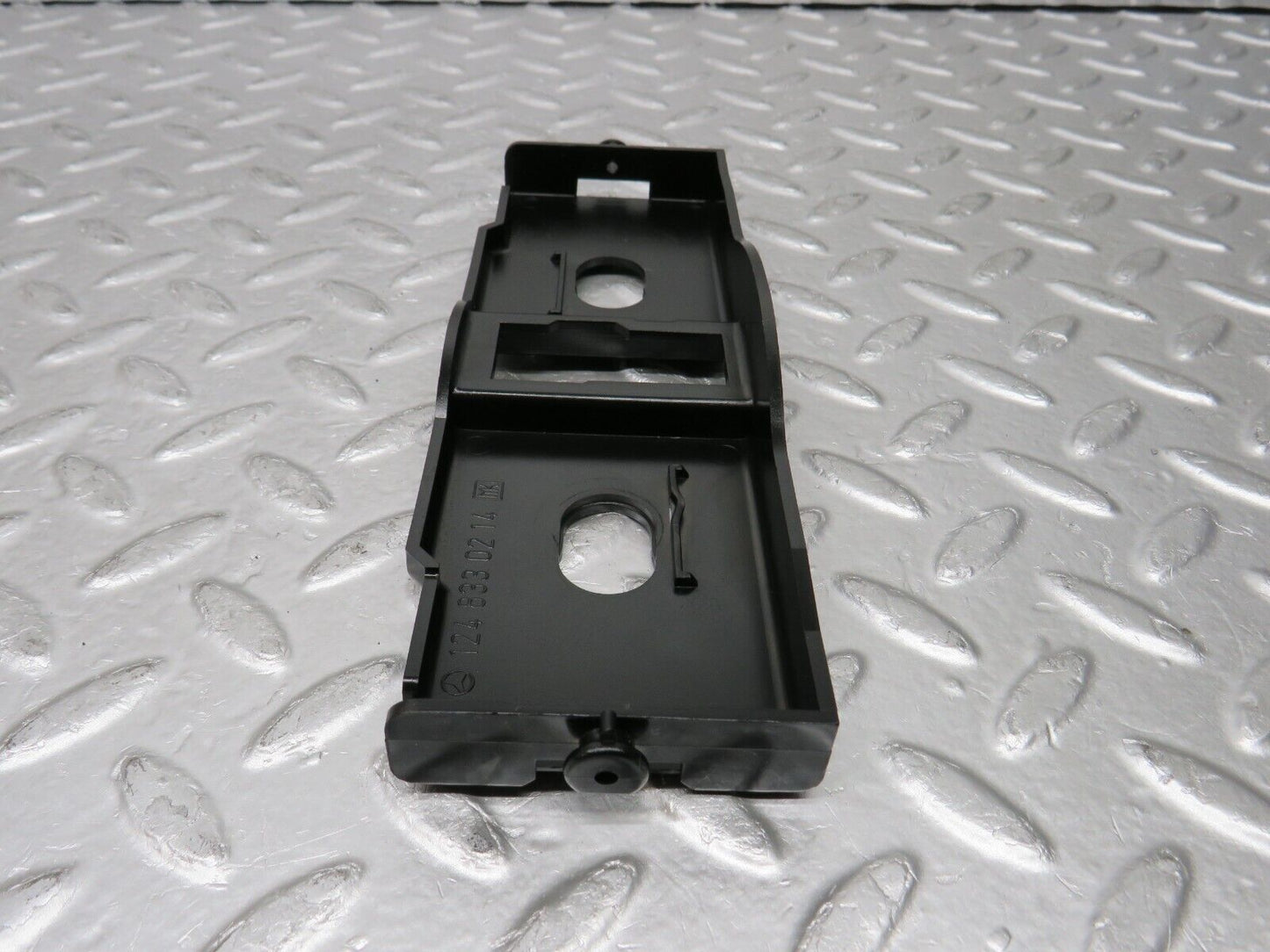 29415 Mercedes-Benz W124 230E Heating Regulator Holder