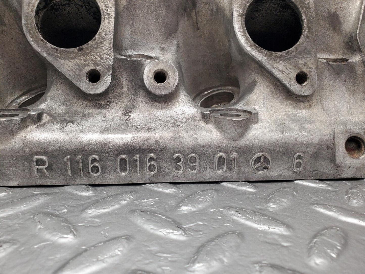 46290 Mercedes-Benz W126 420SE Cylinder Head Right Side 1160163901