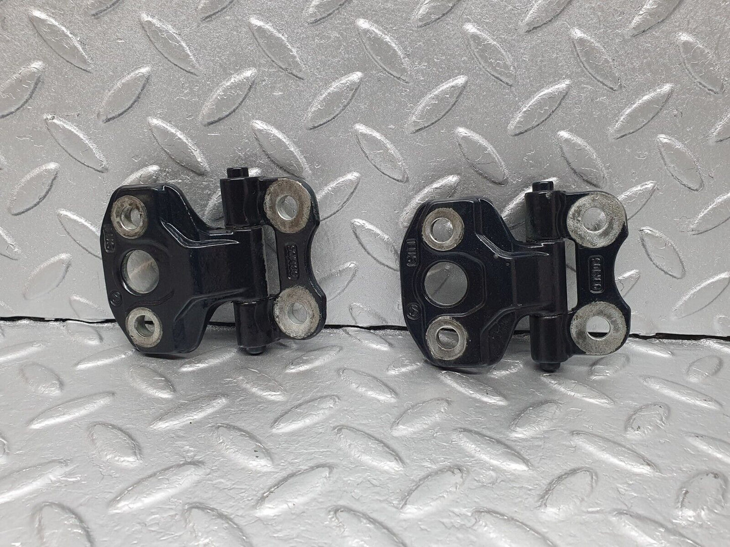 41867 Mercedes-Benz W202 C200 Front Door Hinge Left