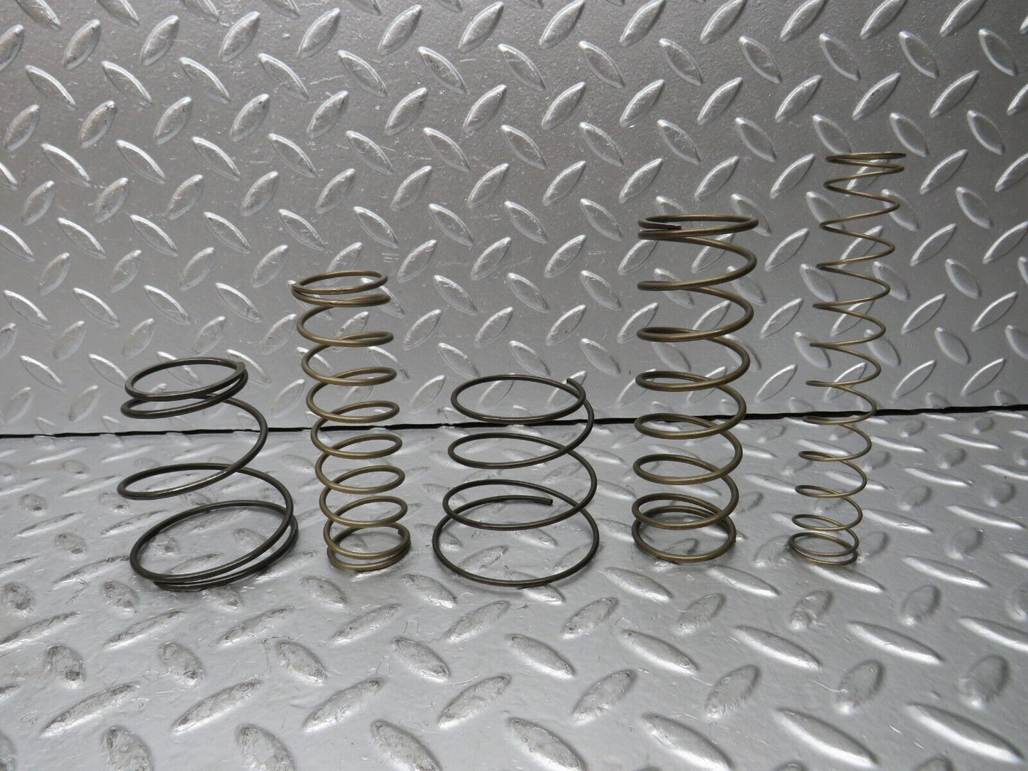 30224 Mercedes-Benz W123 230E Automatic Gearbox Piston Spring 722.122