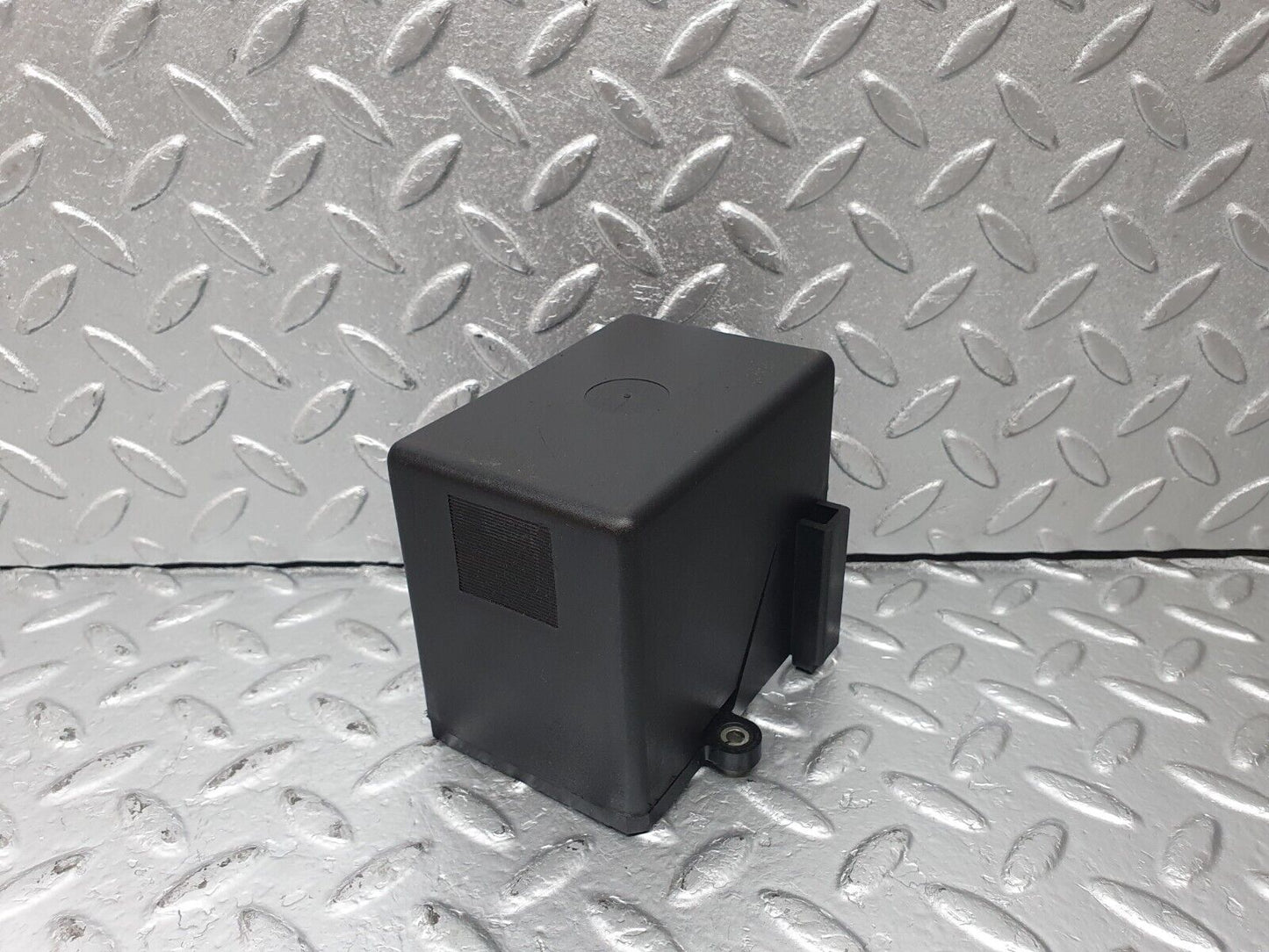 42771 Mercedes-Benz W201 190 2.0L Relay Box Cover 2015451040 2015450103