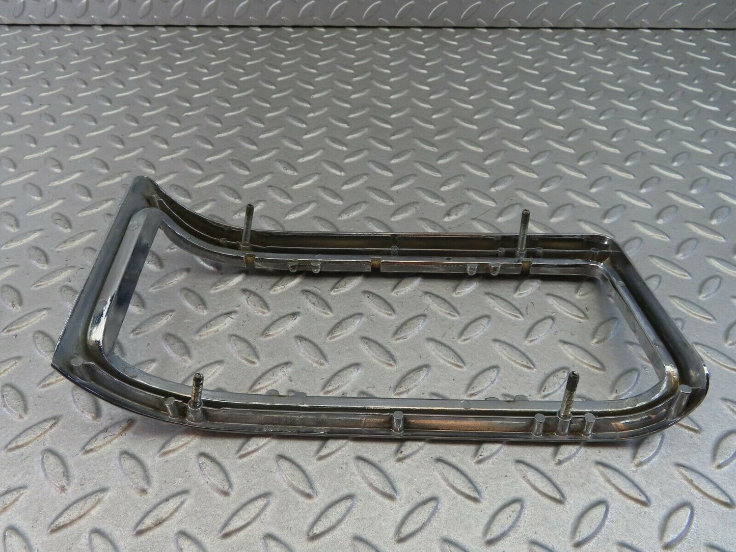 8128 Mercedes-Benz W115 Tail Light Chrome Frame Left