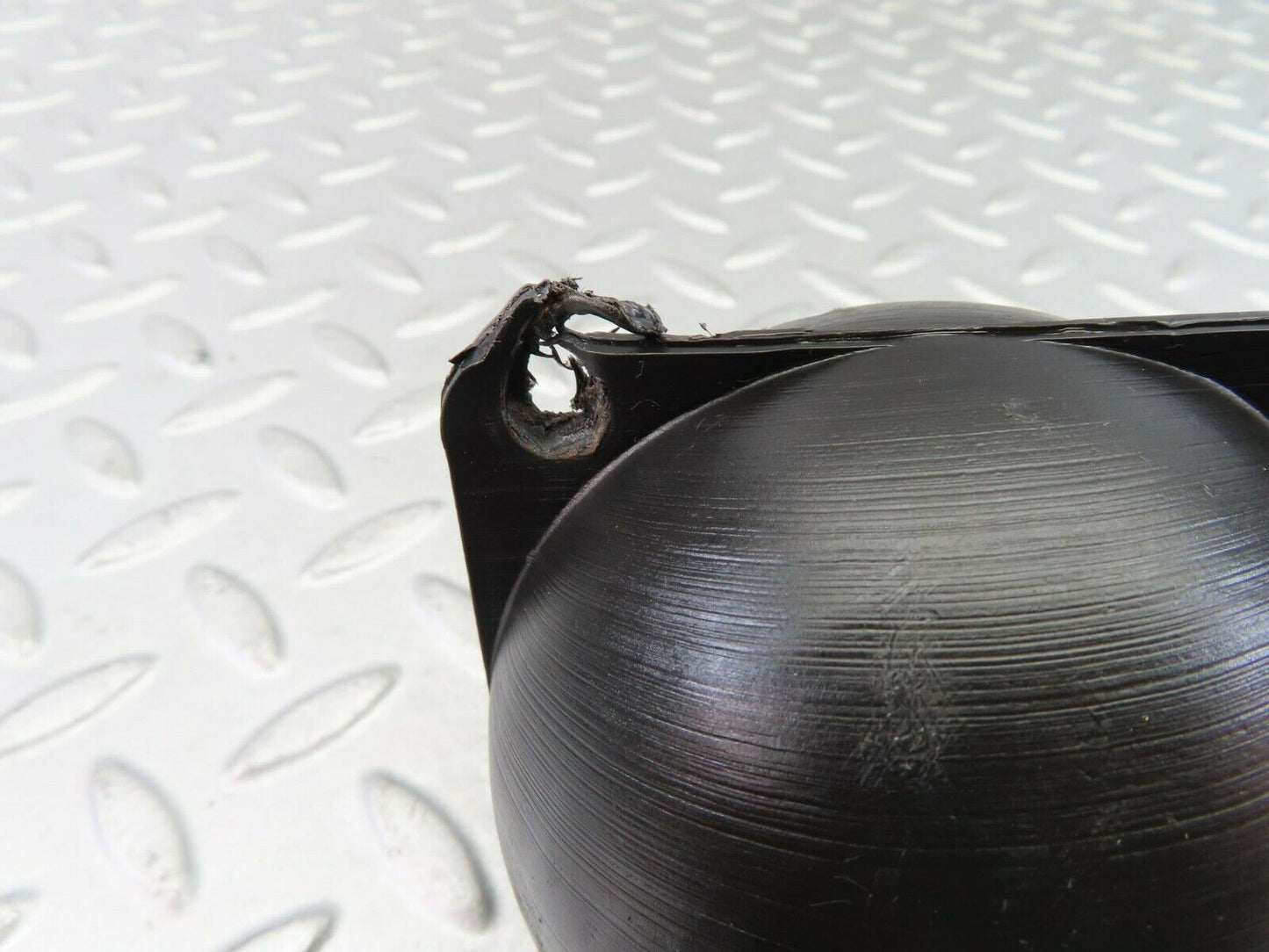 7711 Mercedes-Benz S123 230TE Wagon Vacuum Reservoir