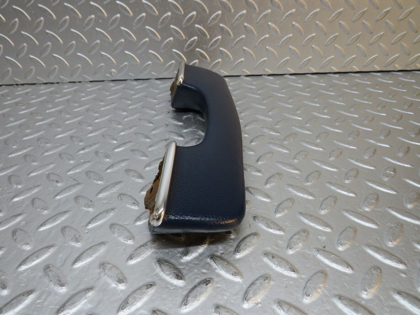 30992 Mercedes-Benz W123 200D Interior Door Handle Right 1239701201