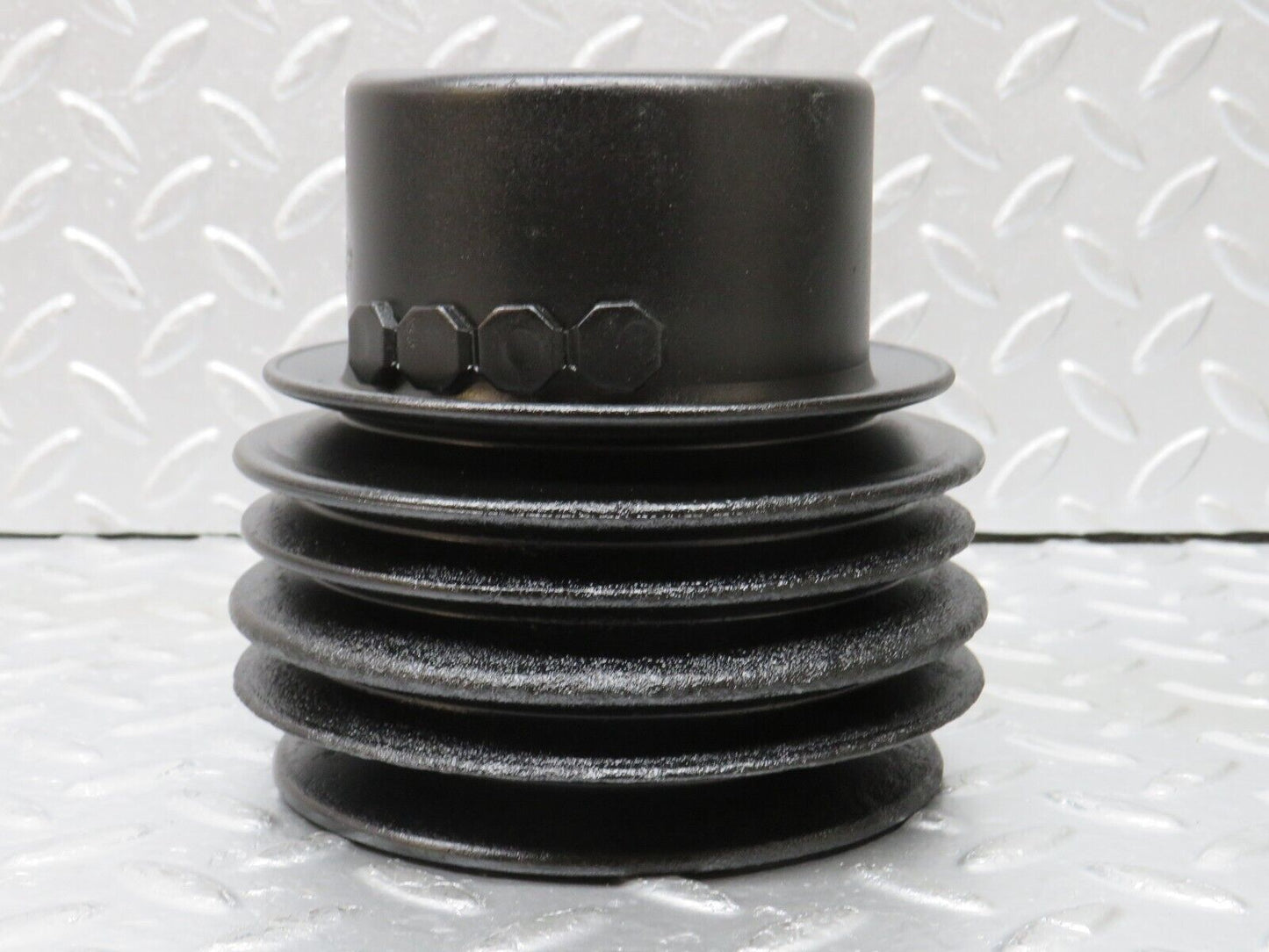 32986 Mercedes-Benz C107 R107 350 V8 Crankshaft Pulley