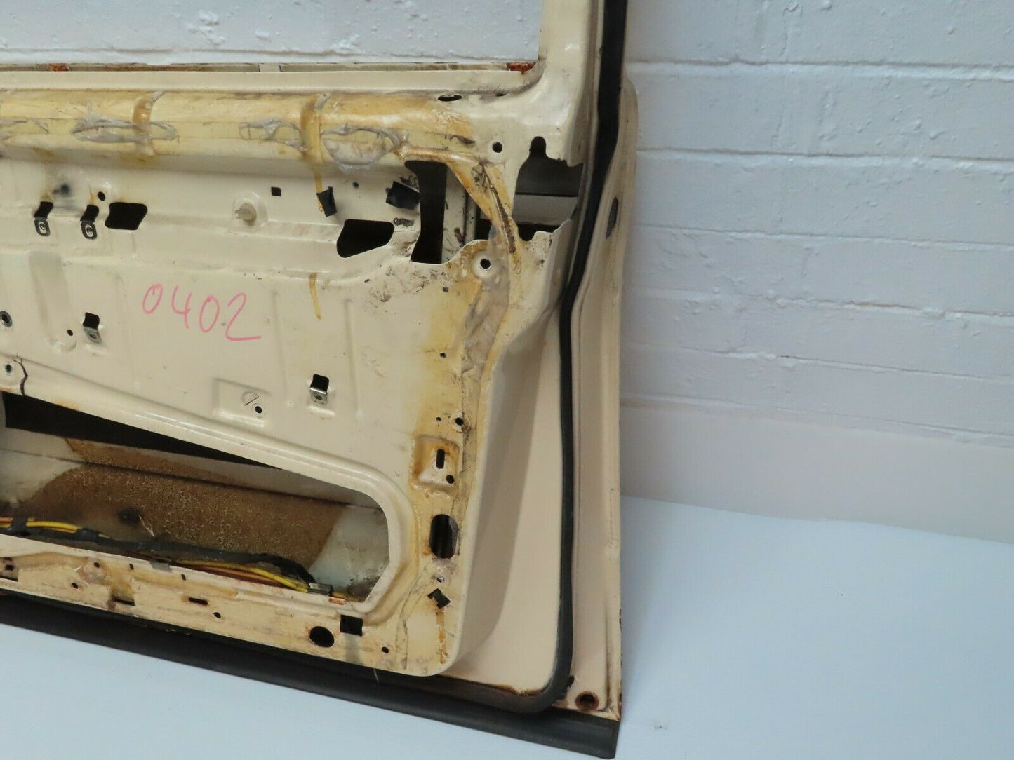 4079 Mercedes-Benz S123 200T Wagon Front Right Door With Lower Trim