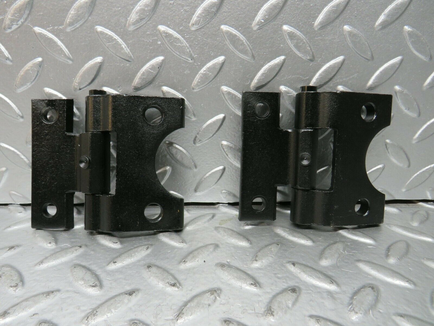 23377 Mercedes-Benz W116 350SE Left Door Hinges Pair