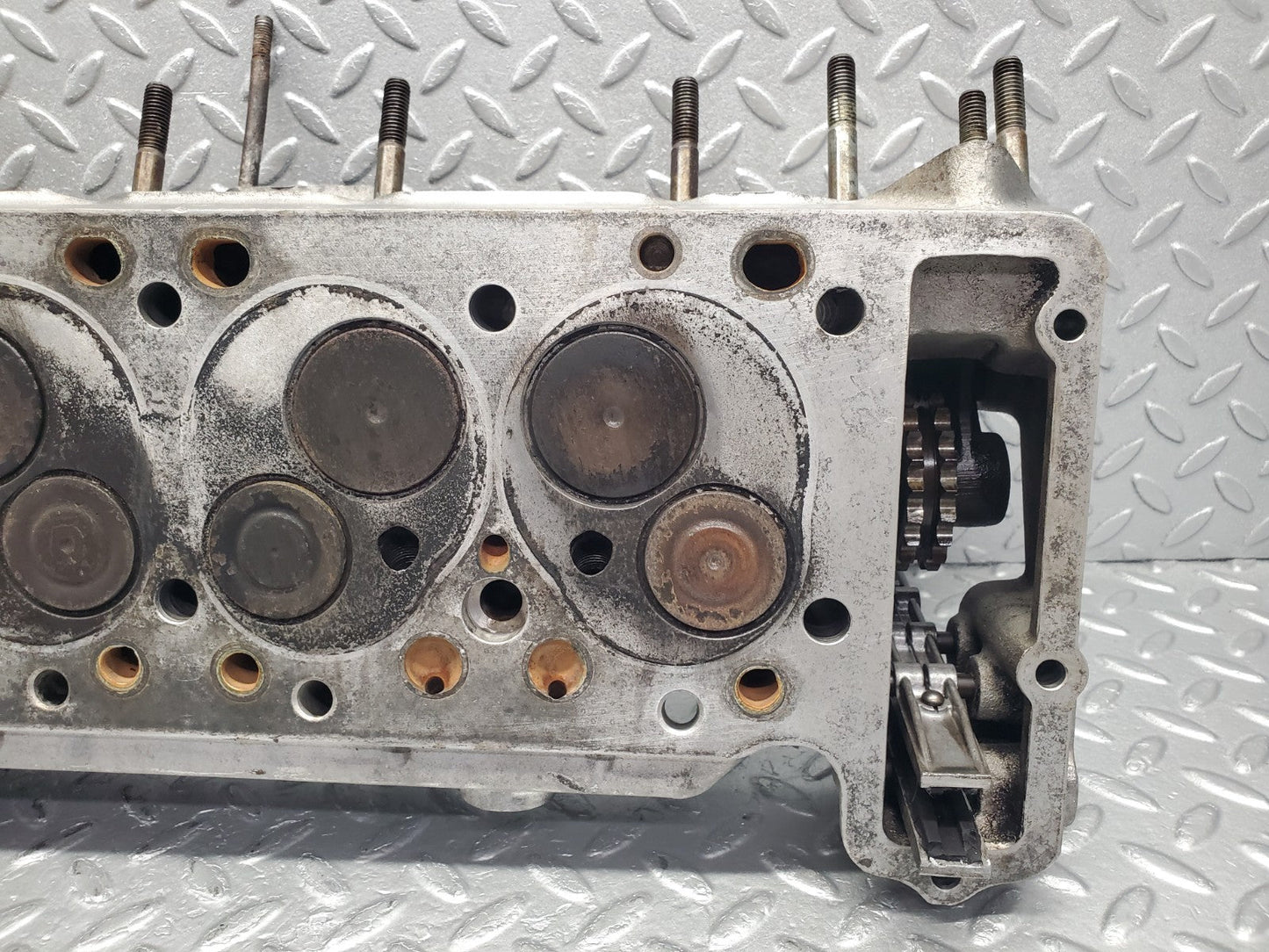 W112 cylinder head used OEM