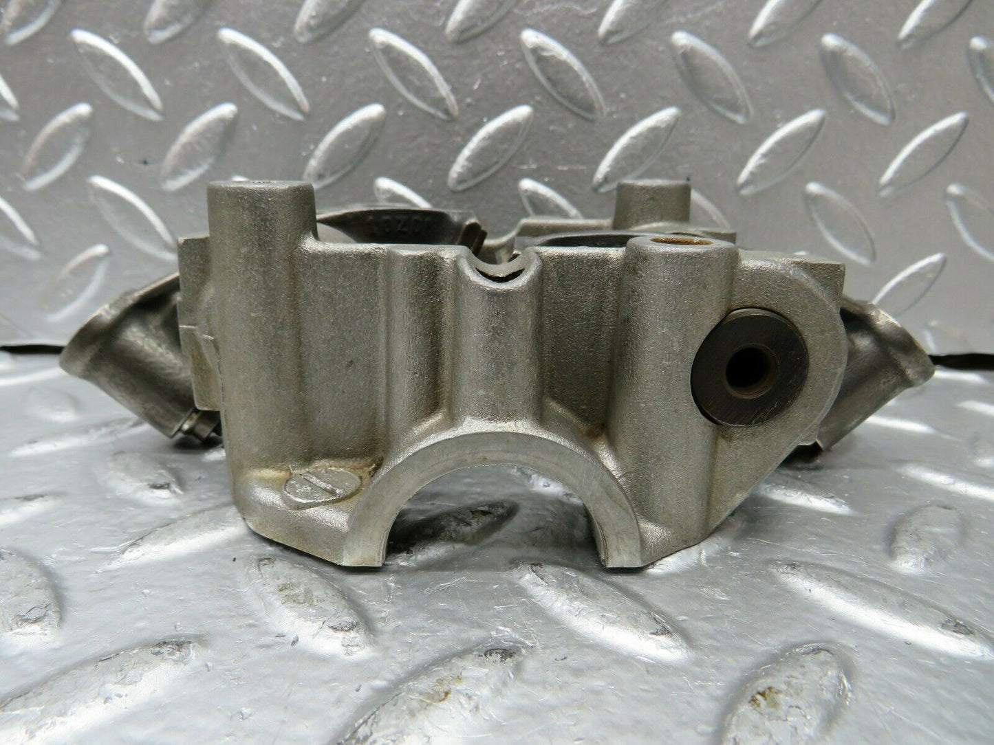 23073 Mercedes-Benz C123 230CE Coupe Rocker Arms Camshaft Bearing Block 1020512110