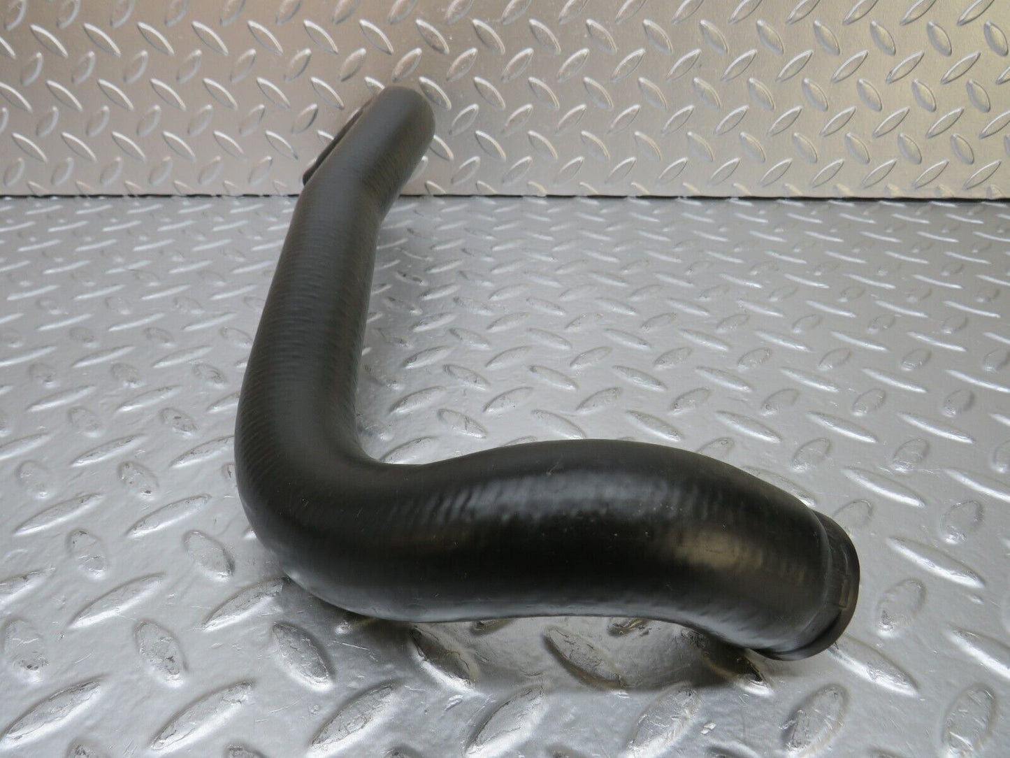 25503 Mercedes-Benz W123 200 Radiator Hose Pipe 1235012382