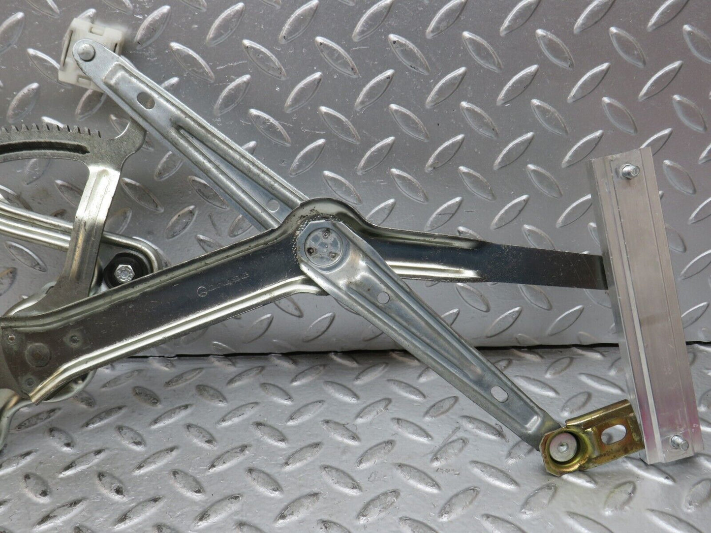 27673 Mercedes-Benz S124 300TE Wagon Front Right Power Window Regulator