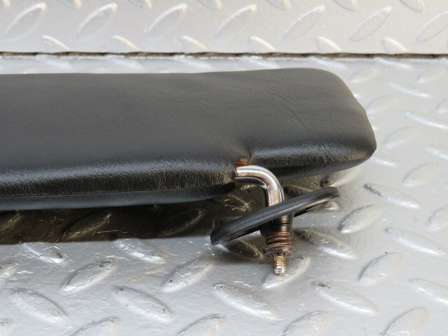 40564 Mercedes-Benz W123 300D Sun Visor Right Black
