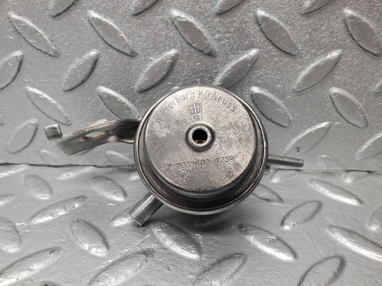 46577 Mercedes-Benz C123 280CE Coupe Fuel Valve Pierburg 72037602