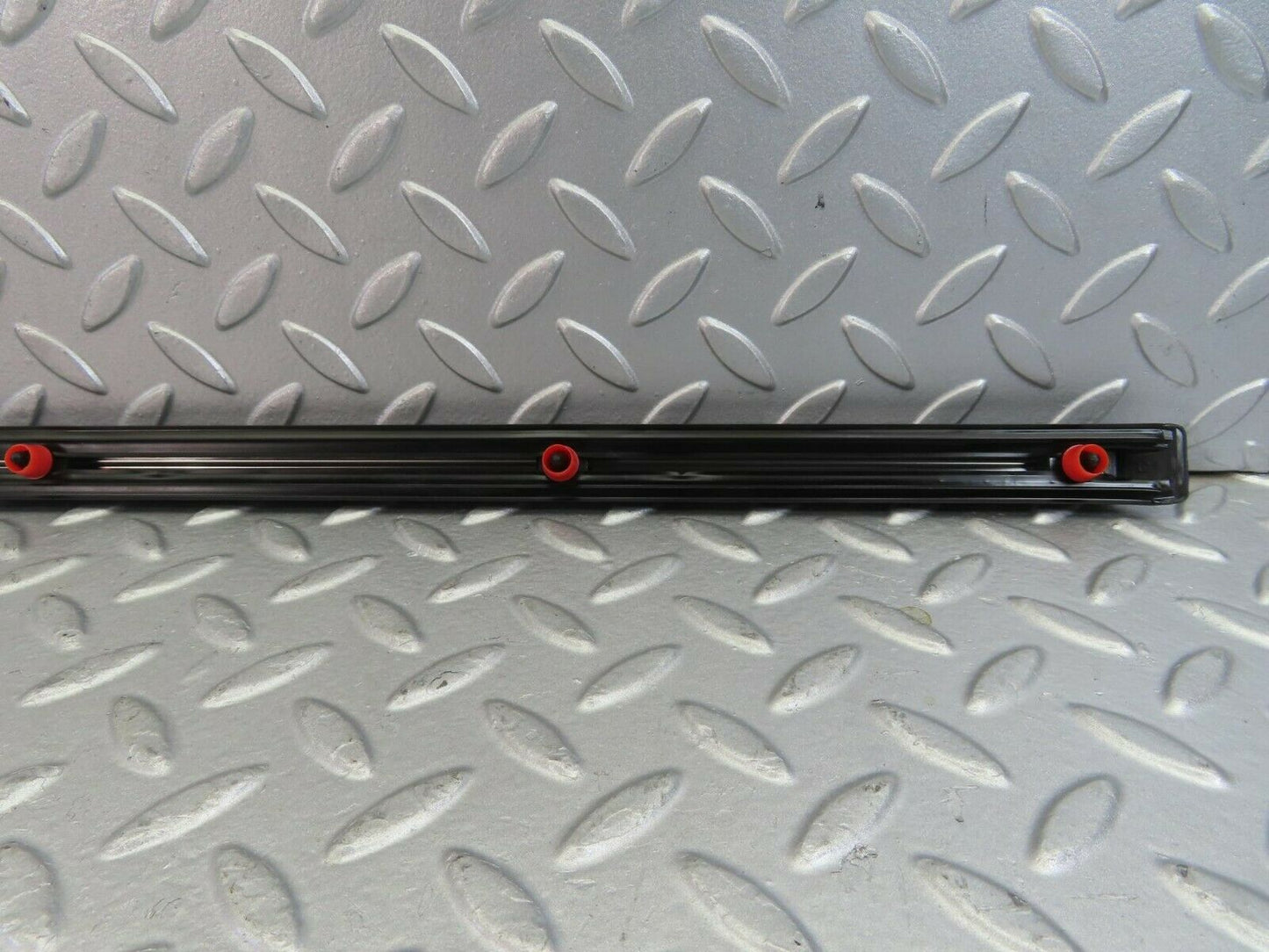 10244 Mercedes-Benz W123 Rear Left Door Centre Moulding Trim