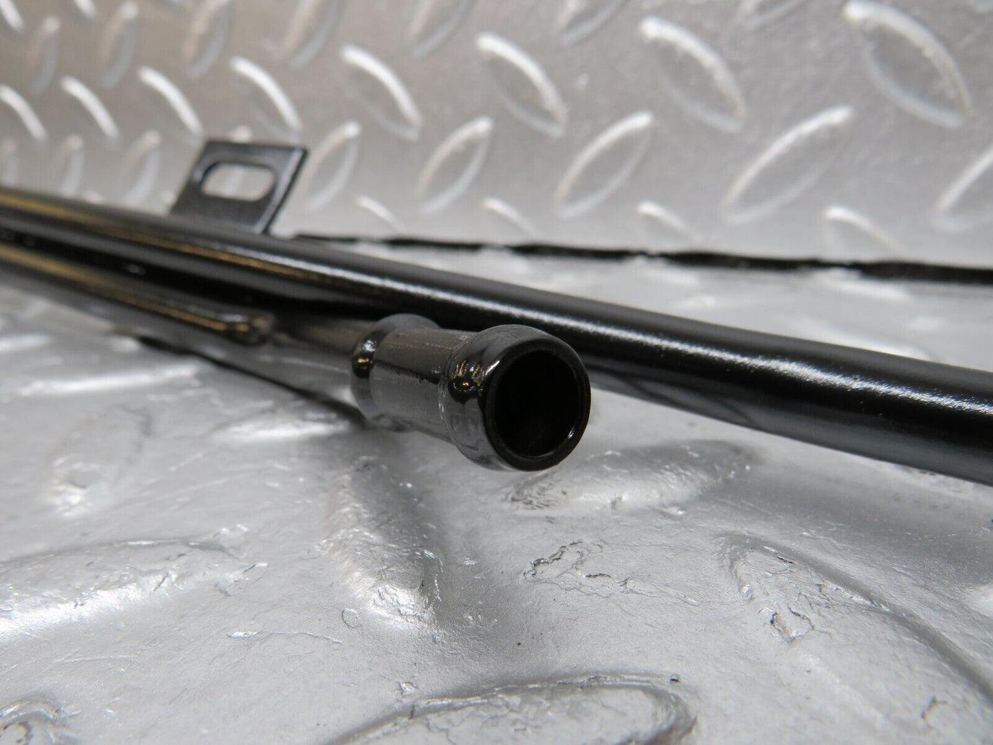 34649 Mercedes-Benz C126 380SEC Coupe Engine Oil Cooling Pipe