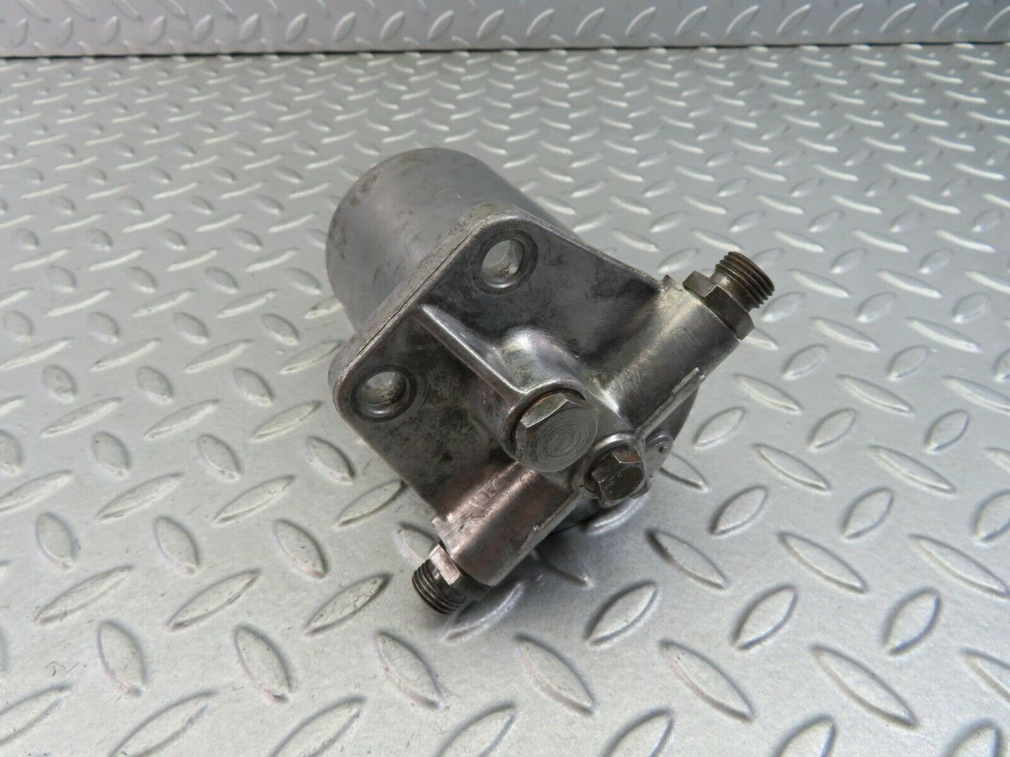 8250 Mercedes-Benz W108 Fuel Filter Housing Bosch 0450108003