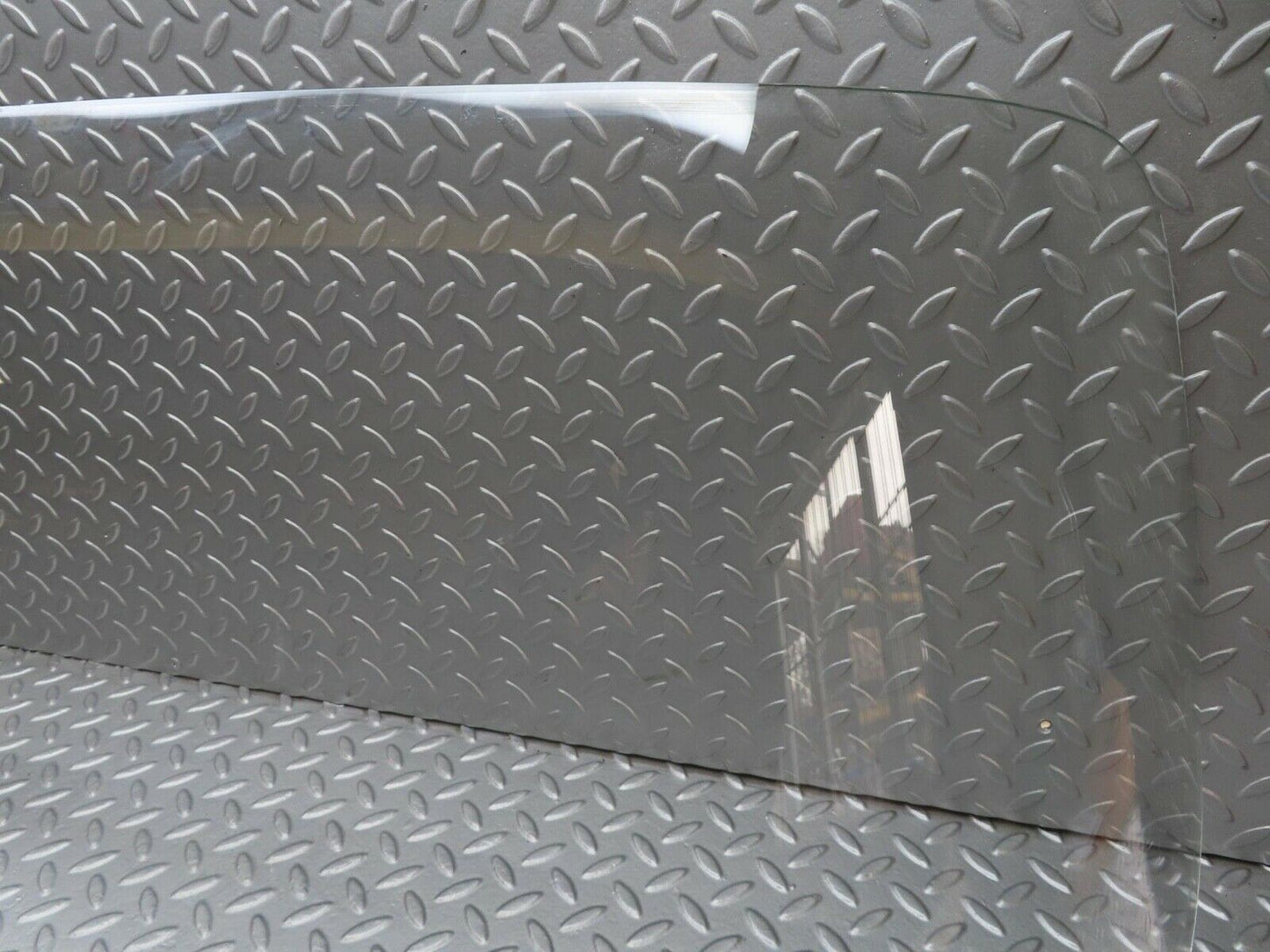 12750 Mercedes-Benz W111 220SE Rear Windscreen Glass