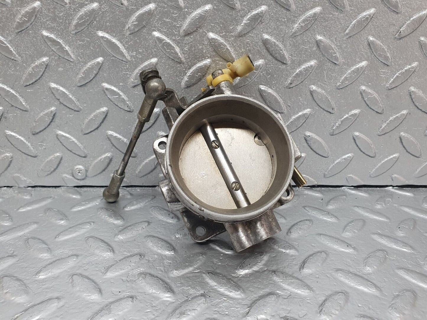 43580 Mercedes-Benz C126 380SEC Coupe Throttle Body Valve 0039970036