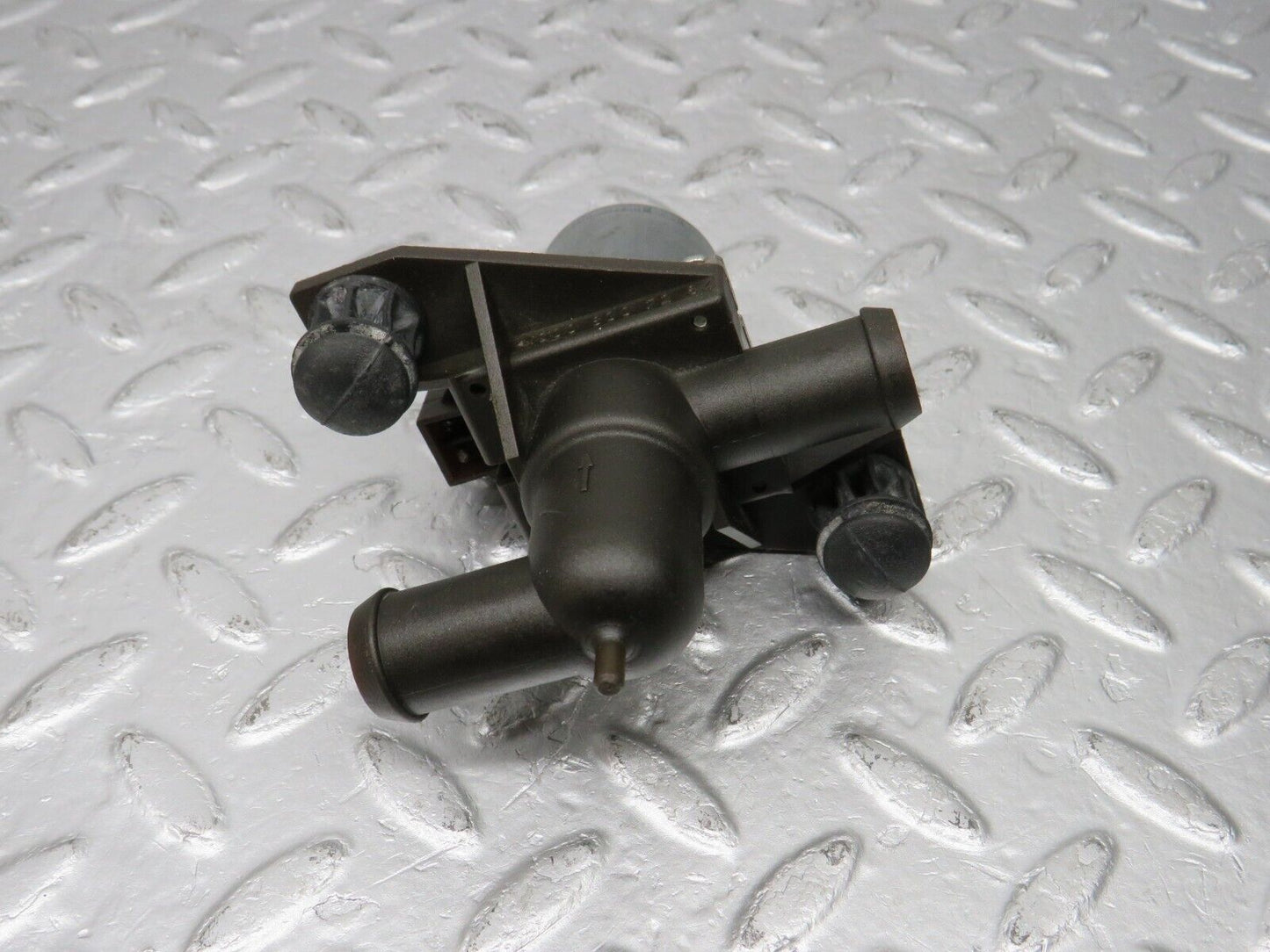 39473 Mercedes-Benz R129 320SL Coupe Heating Water Pump 0008307284 4950000001