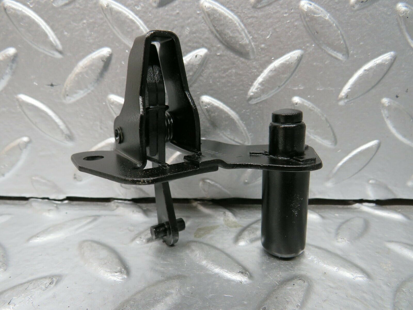 24231 Mercedes-Benz S124 220TE Wagon Bonnet Lock Catch 1248800260