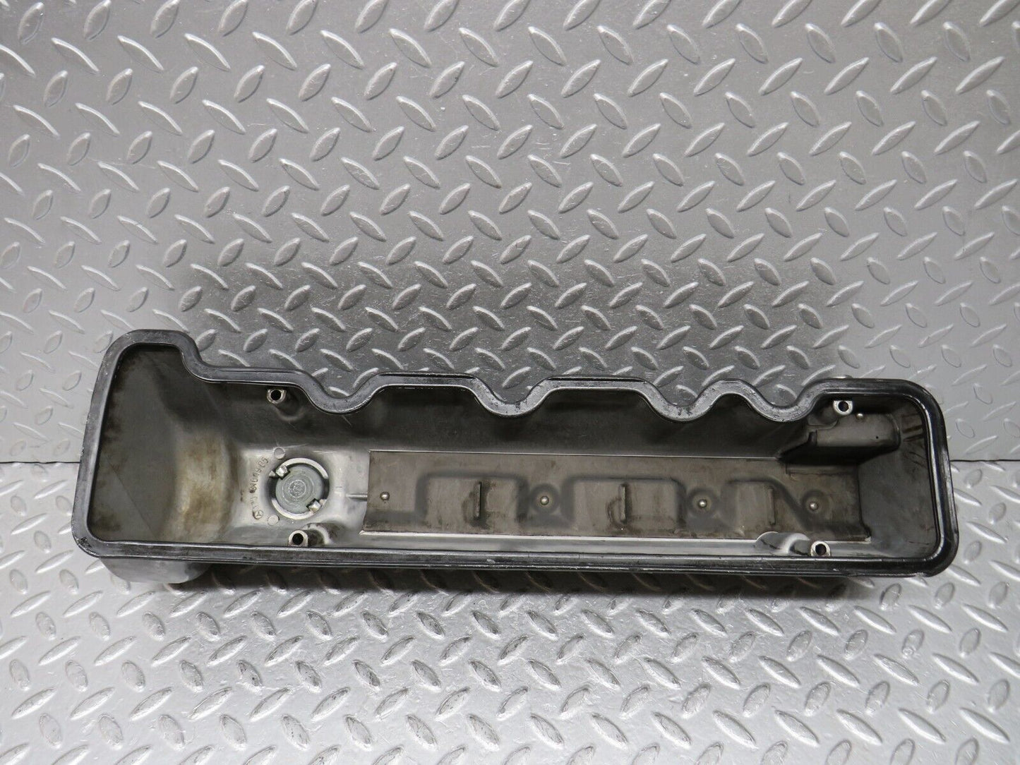 37635 Mercedes-Benz W109 300SEL Cylinder Head Valve Cover Right 1160161905
