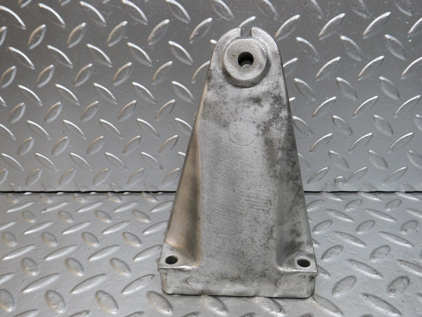 24831 Mercedes-Benz W140 S320 Engine Mount Bracket Right Side 6032235304
