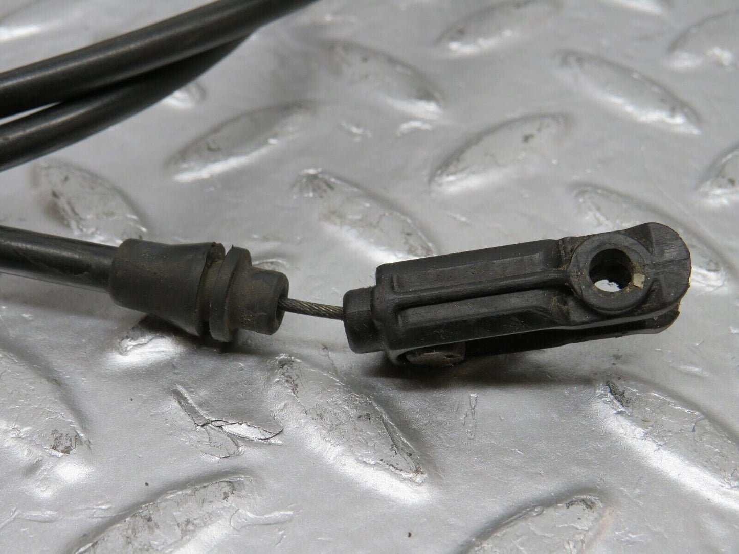 34183 Mercedes-Benz W124 230E Bonnet Release Cable 1239970681