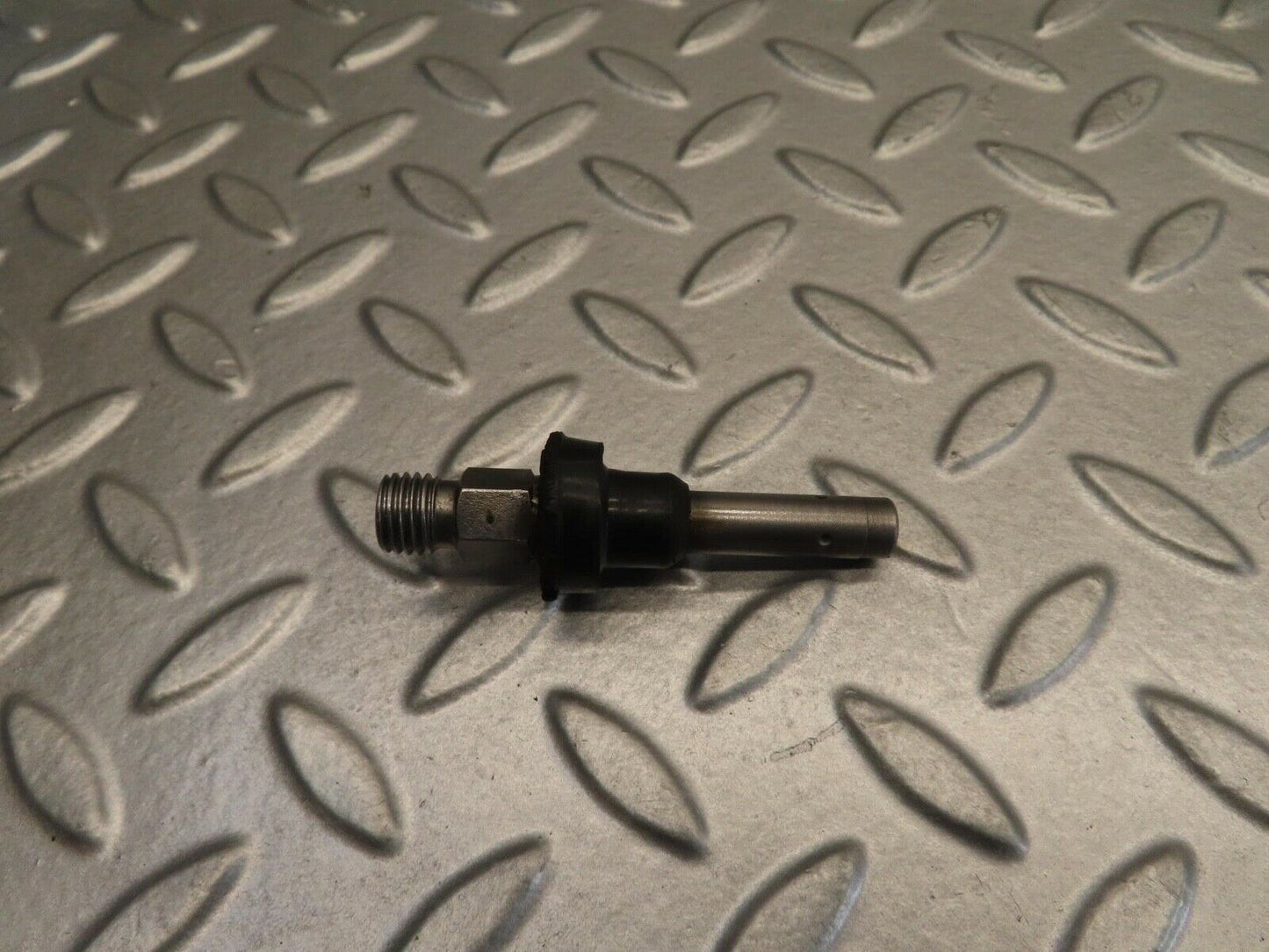 11732 Mercedes-Benz R107 450SL Fuel Injector Bosch
