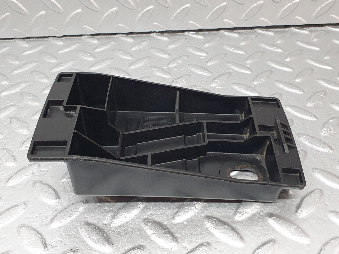 41748 Mercedes-Benz W202 C200 Rear Bumper Bracket 2028800630