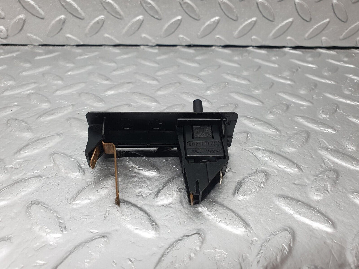 43547 Mercedes-Benz C126 380SEC Coupe Trunk Boot Light Switch 1158202511 0008213252