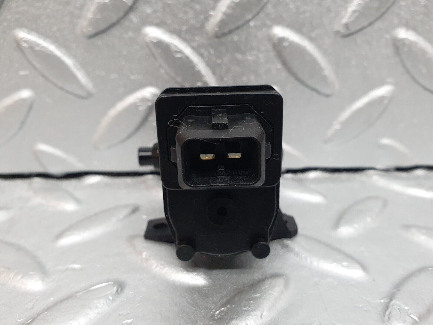 41923 Mercedes-Benz W202 C200 Heater Control Vacuum Valve 2028000178
