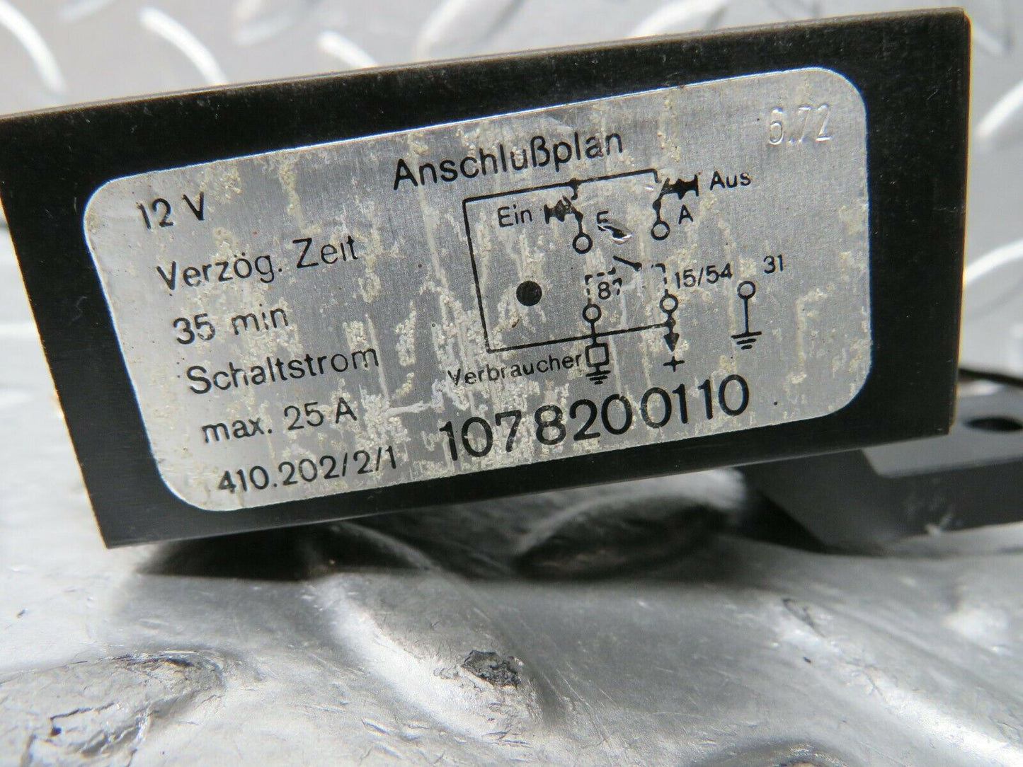 23542 Mercedes-Benz W114 280E Rear Heated Window Relay 1078200110