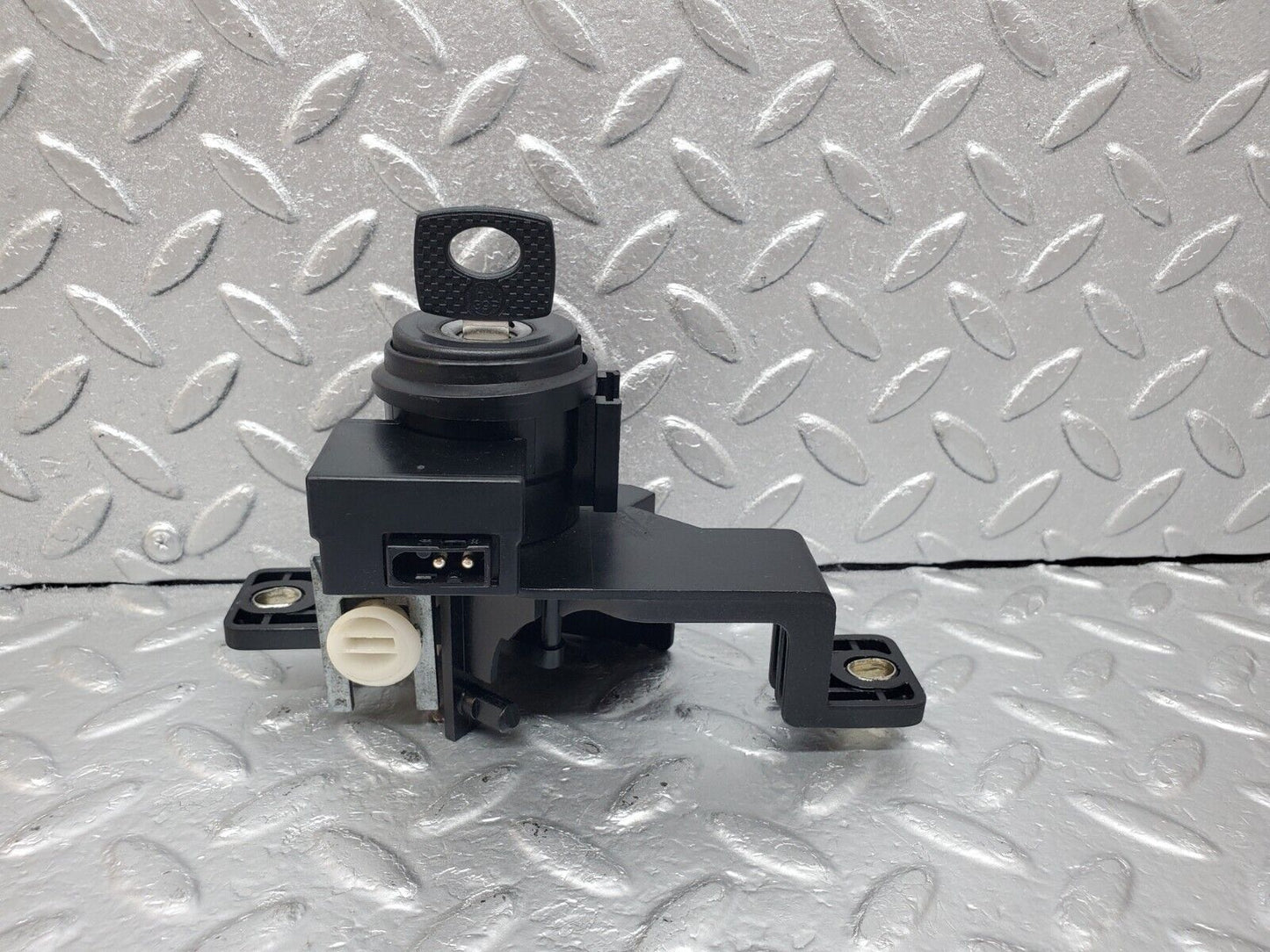44994 Mercedes-Benz R129 300SL Coupe Trunk Lock With Key