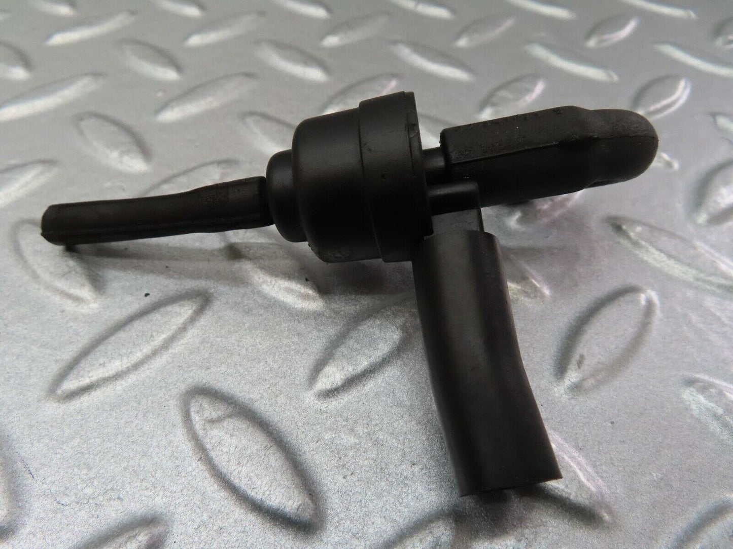 14657 Mercedes-Benz W201 190E Regeneration Vacuum Valve 0011407960