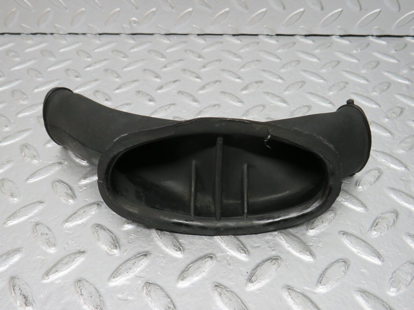 32614 Mercedes-Benz S124 300TE Wagon Heater Water Drain 1248320025