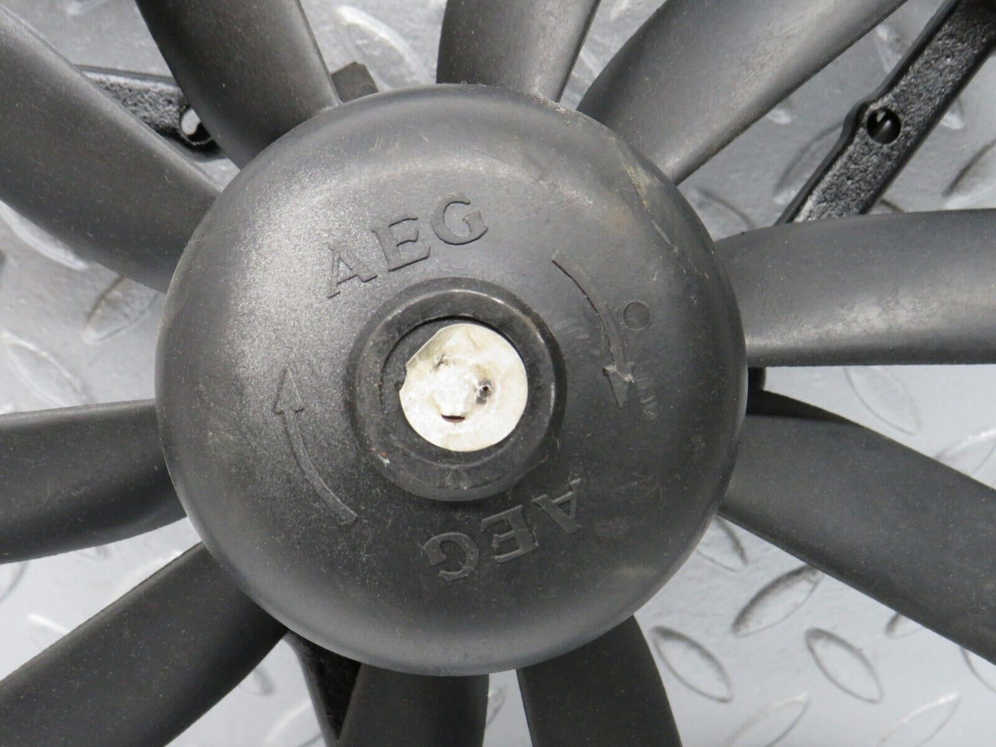 39577 Mercedes-Benz R129 320SL Coupe Radiator Cooling Fan AEG 881.055105 1295050455