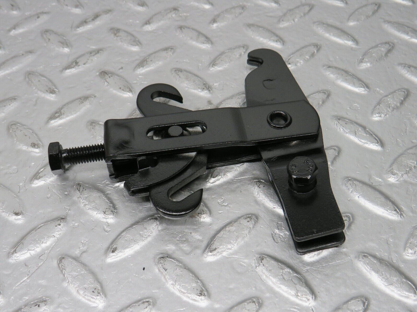 33786 Mercedes-Benz W201 190E 2.0L Handbrake Adjusting Handbrake Regulator