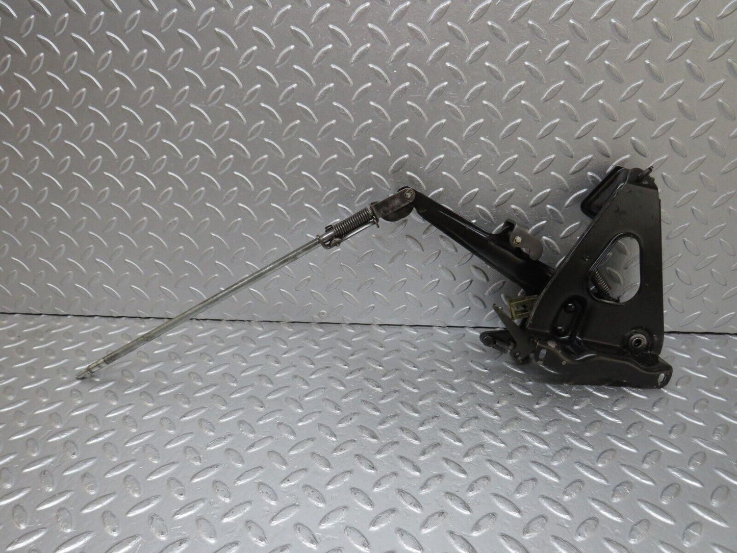 34500 Mercedes-Benz C126 380SEC Coupe Handbrake Regulator