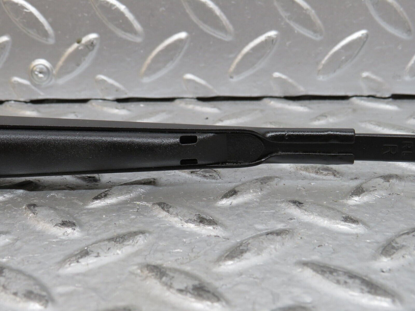 28380 Mercedes-Benz S123 240D Wagon Right Wiper Arm Bosch 3399990553