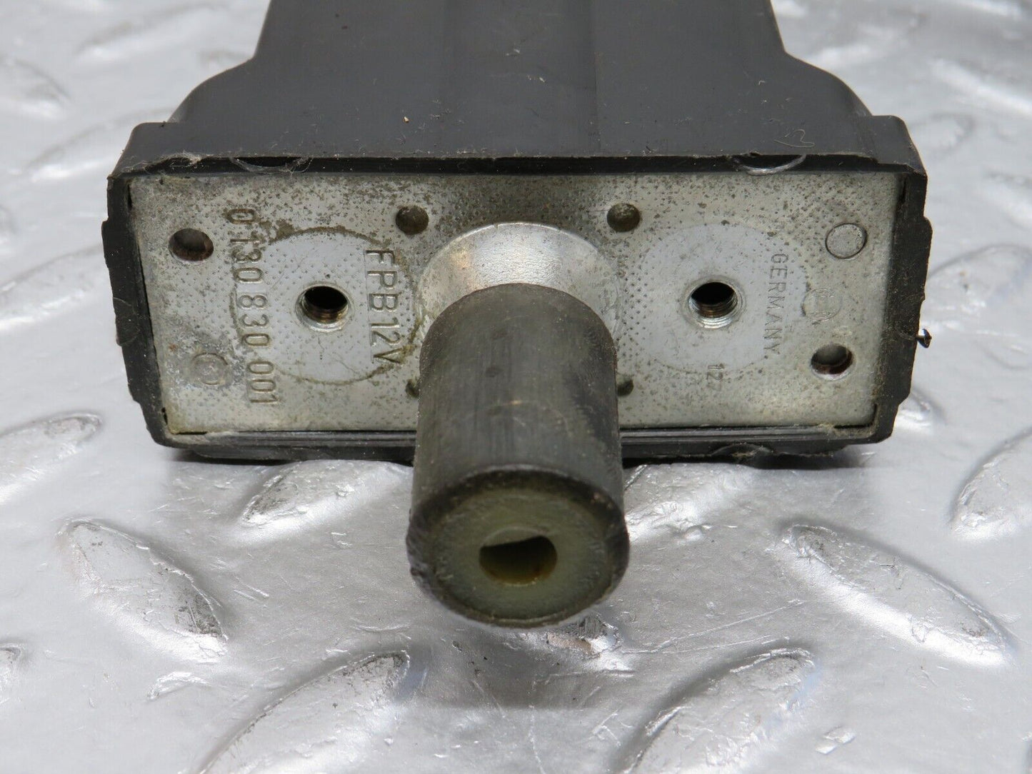 32256 Mercedes-Benz C107 350SLC Coupe Sunroof Motor Bosch 0130830001