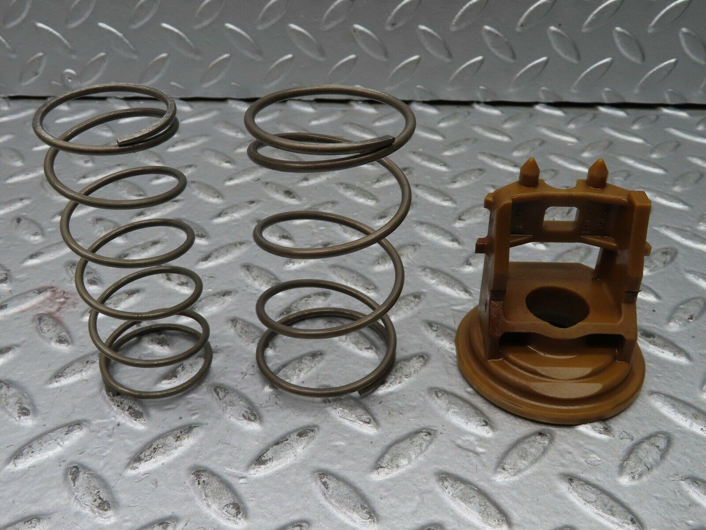 21389 Mercedes-Benz R129 300SL Coupe Automatic Gearbox Bracket With Spring