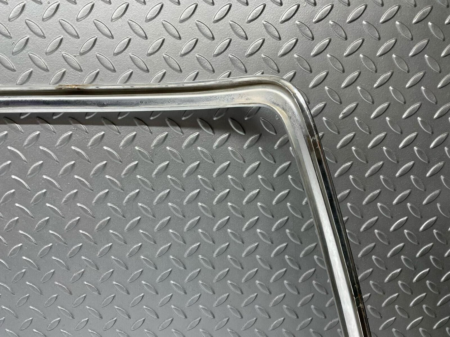 40520 Mercedes-Benz W108 Rear Windscreen Chrome Frame