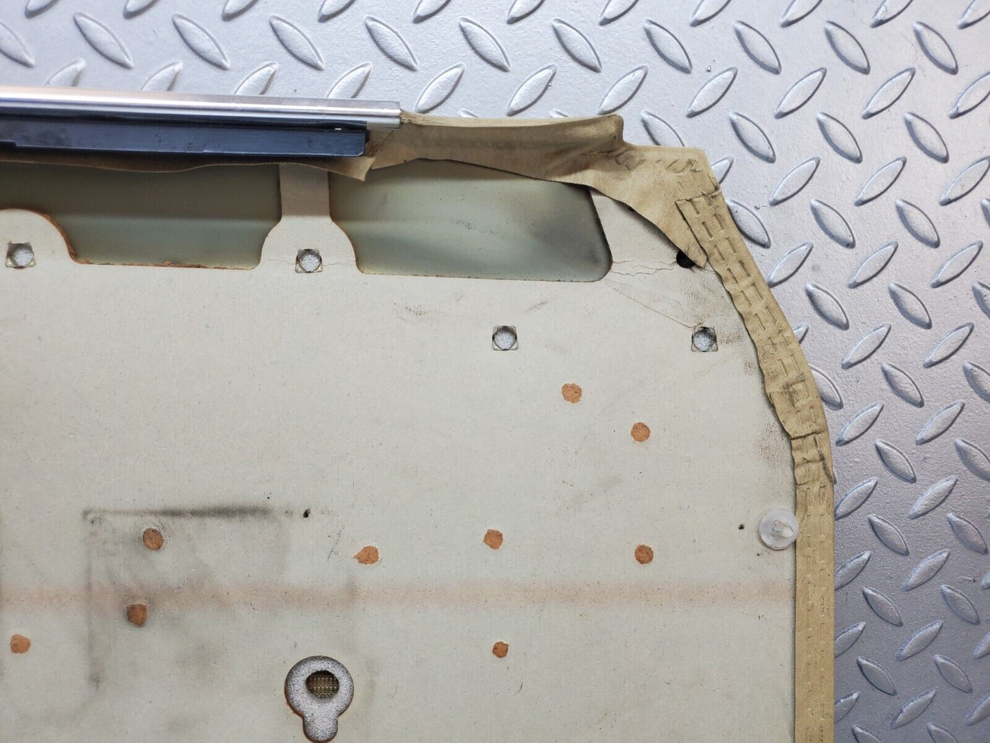 44377 Mercedes-Benz W123 280E Front Right Door Card Beige
