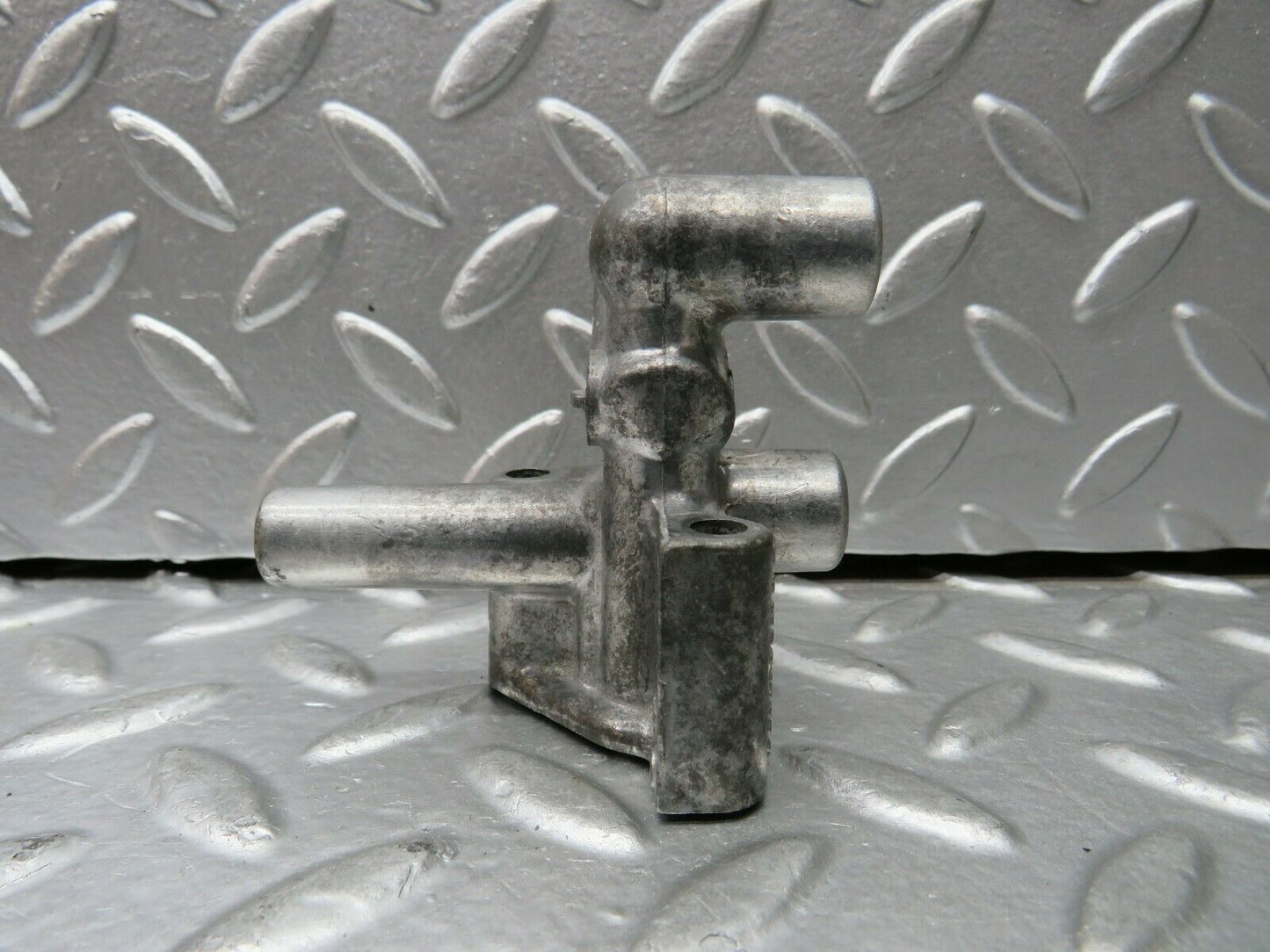 23084 Mercedes-Benz C123 230CE Coupe Idle Control Valve 1020940512