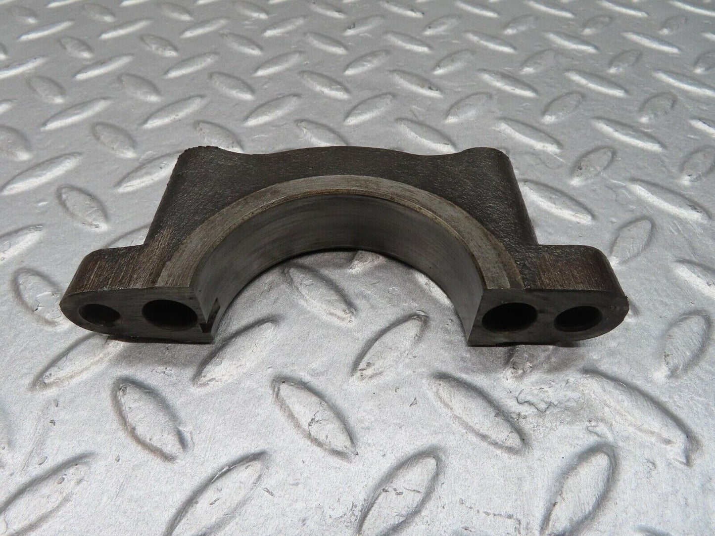 12872 Mercedes-Benz W111 220SE Crankshaft Bearing Holder Block 1800110112