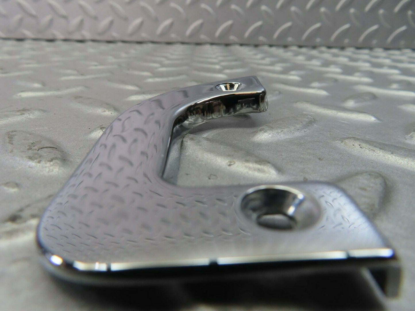 9062 Mercedes-Benz W115 Right Interior Chrome Door Latch Trim
