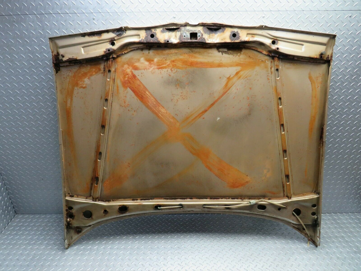 22104 Mercedes-Benz S123 280TE Wagon Bonnet