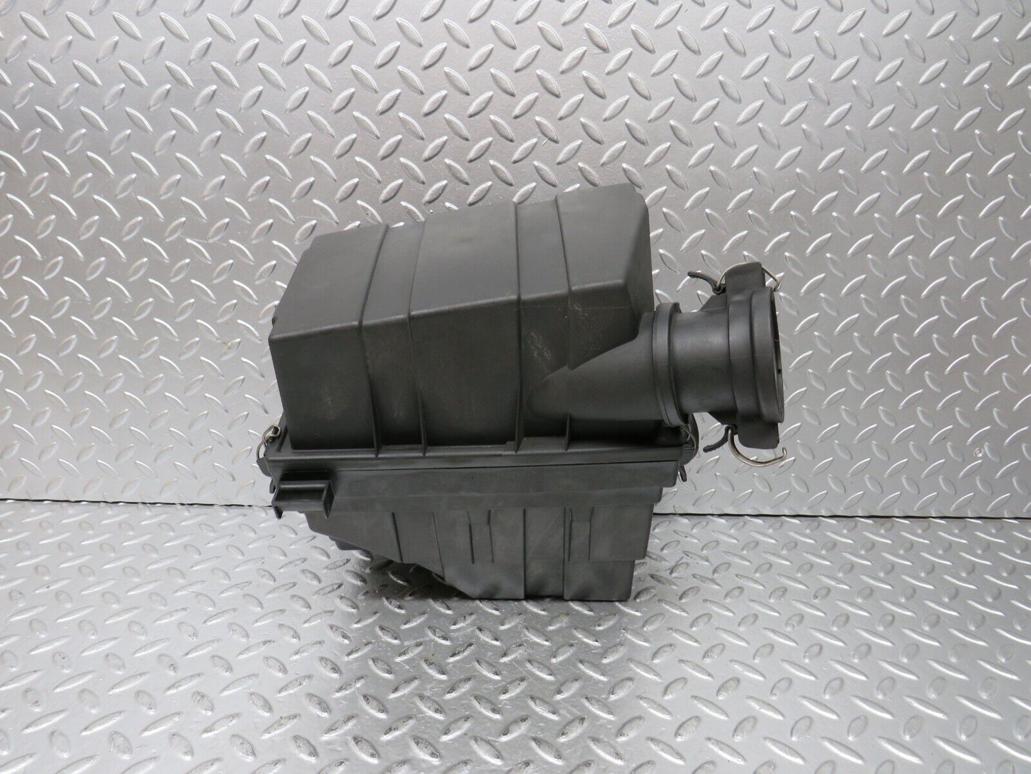 26438 Mercedes-Benz C124 220CE Coupe Air Filter Housing 1110940102